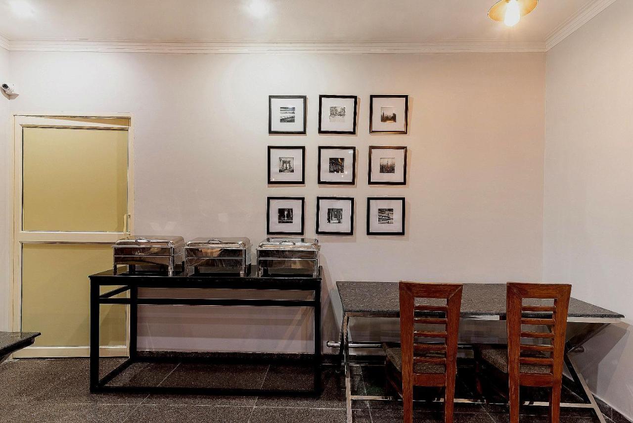 Hotel OYO 39589 Santhi Grand Vijayawāda Esterno foto